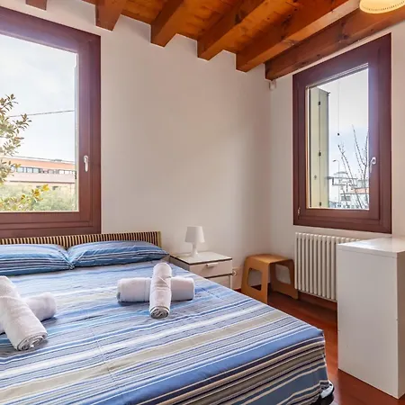 Appartement Guesthost - Space & Comfort Ideal Retreat Mestre Venise